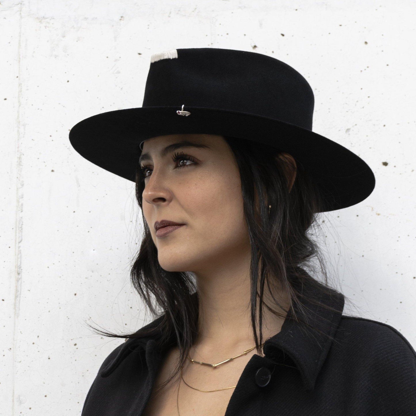 Elementos Oro - Luisa Fernē - Sombreros Artesanales