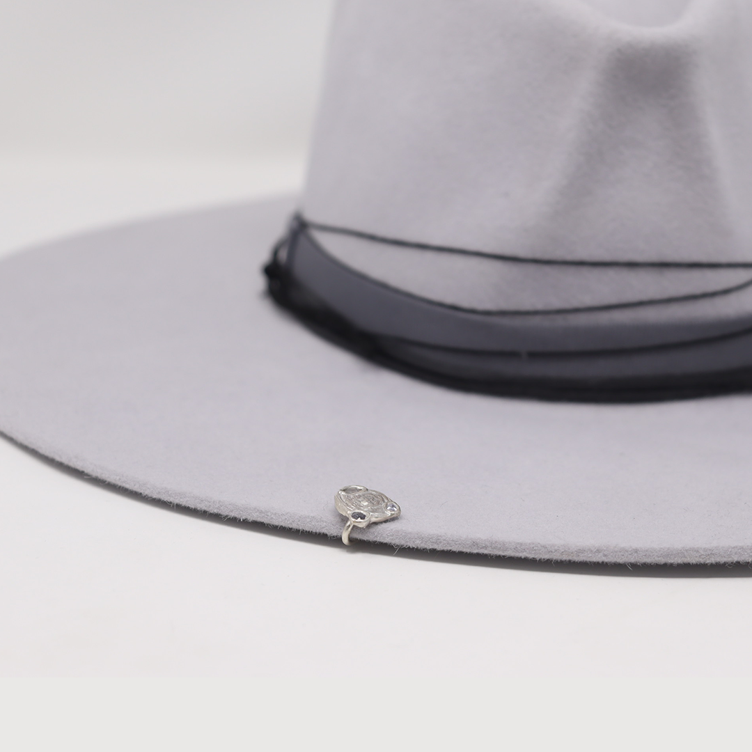 Sombrero artesanal Elementos Plata - Luisa Fernē - Sombreros Artesanales