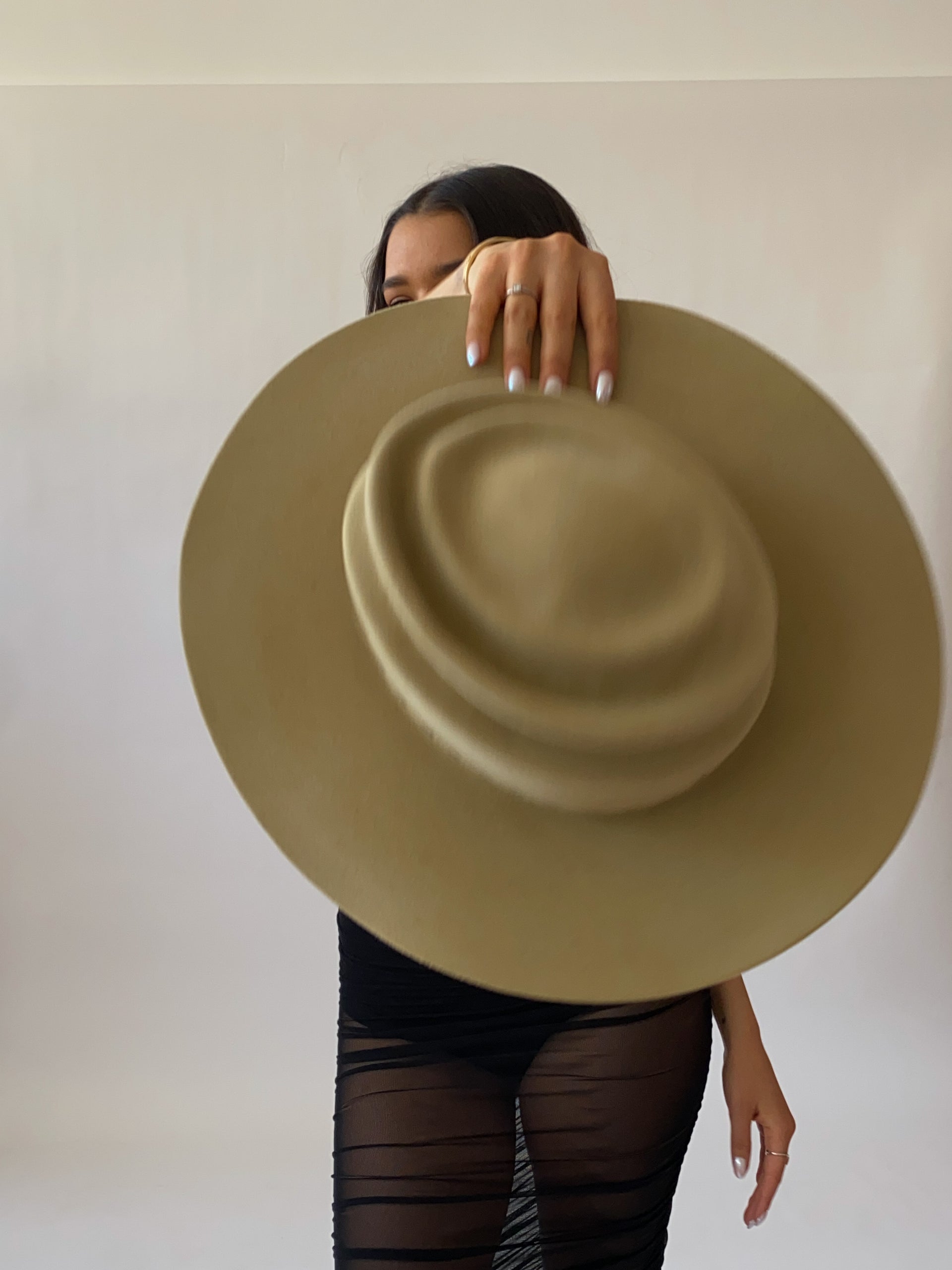 Asymmetrical – Luisa Fernē - Handcrafted Hats