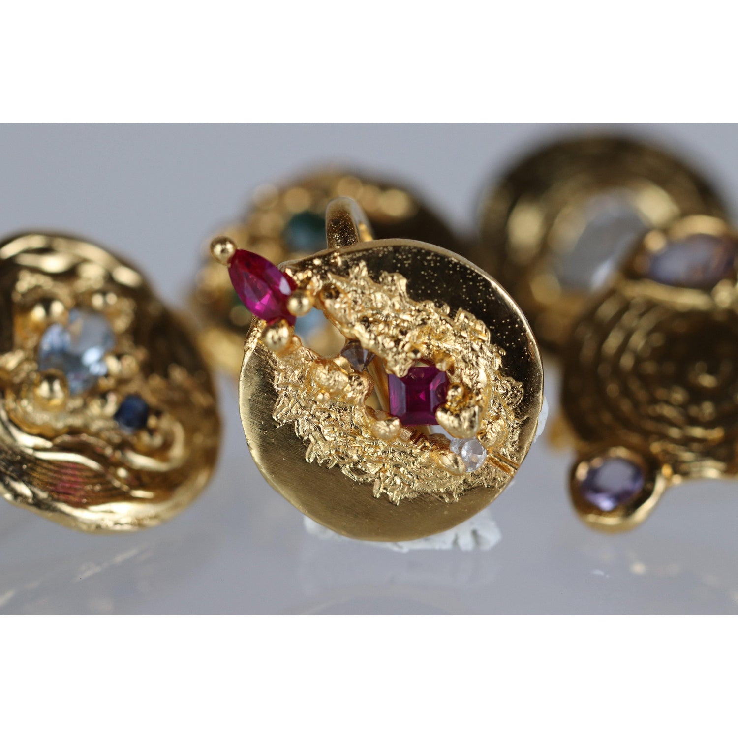 Sombrero artesanal Elementos Oro - Luisa Fernē - Sombreros Artesanales